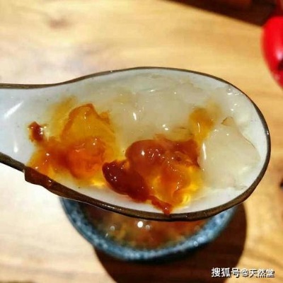 燕窝和桃胶怎么熬出美味与功效？炖煮方法与作用详解