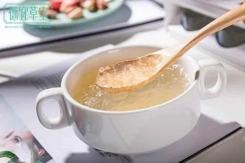 蜂蜜燕窝的全面功效与作用：健康益处、食用方法及常见疑问解答