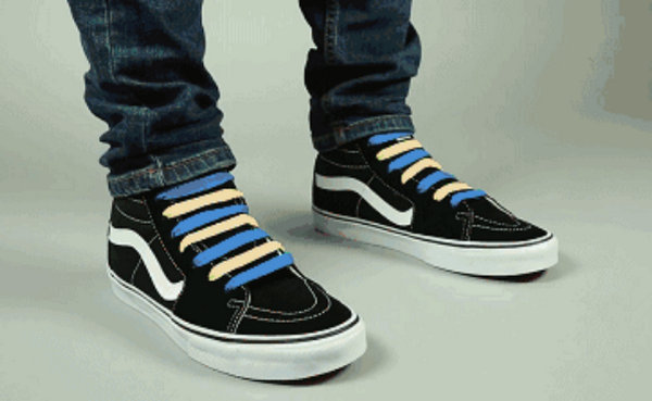 板鞋鞋带双色一字系法1.jpg