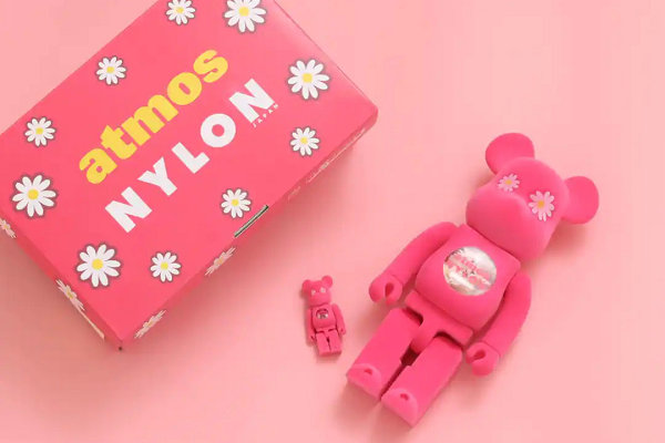 atmos pink x NYLON Japan 全新联名BE@RBRICK 系列公布-潮流资讯-美乐